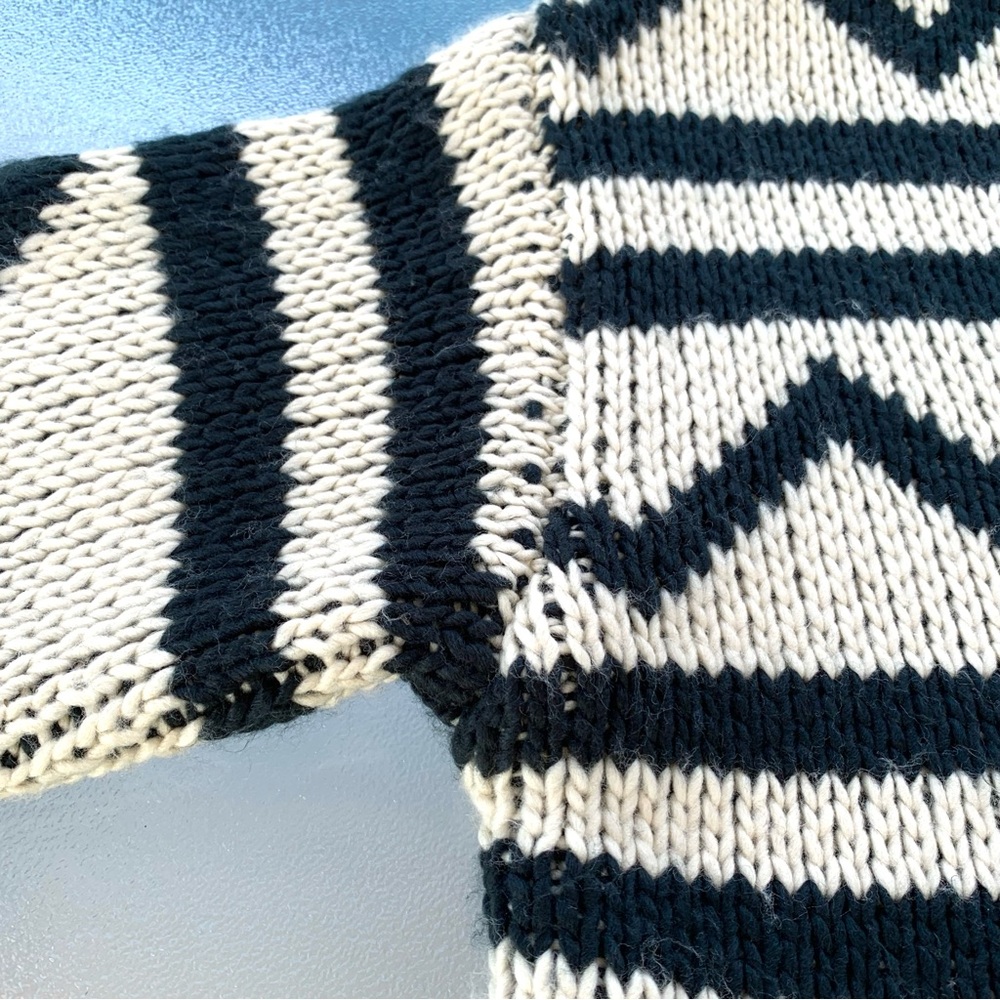 Roxy Black and Cream Chunky Knit Long Cardigan Sweater ~ Women’s Medium - Picture 6 of 11